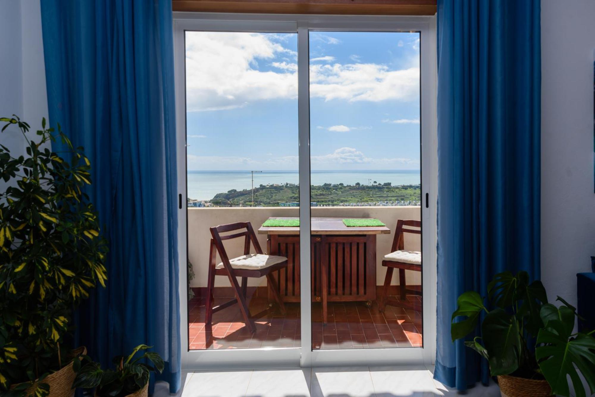 Hillside Studio With Sea View & Fibre Internet البوفيرا المظهر الخارجي الصورة