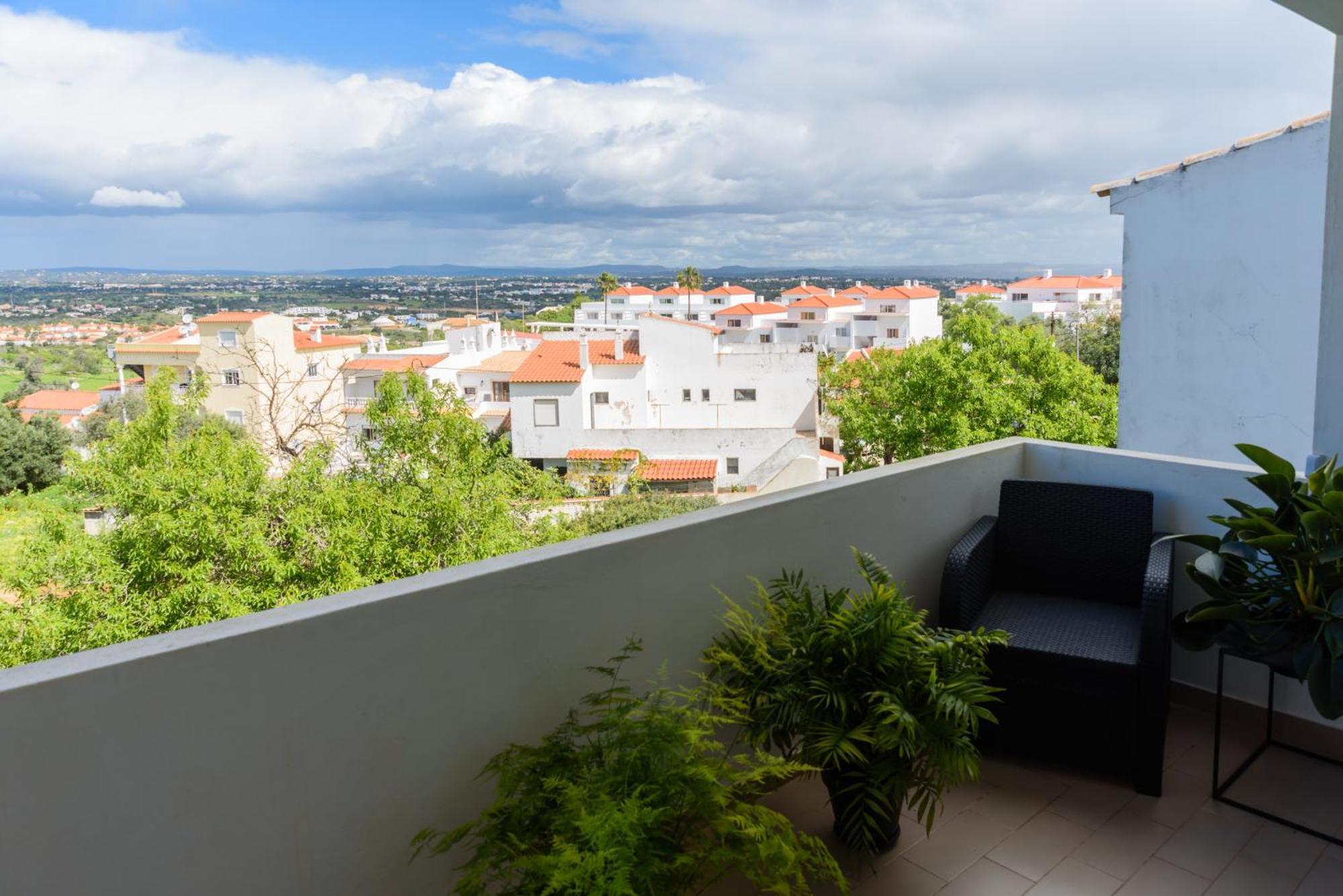 Hillside Studio With Sea View & Fibre Internet البوفيرا المظهر الخارجي الصورة